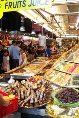 A good-looking food display