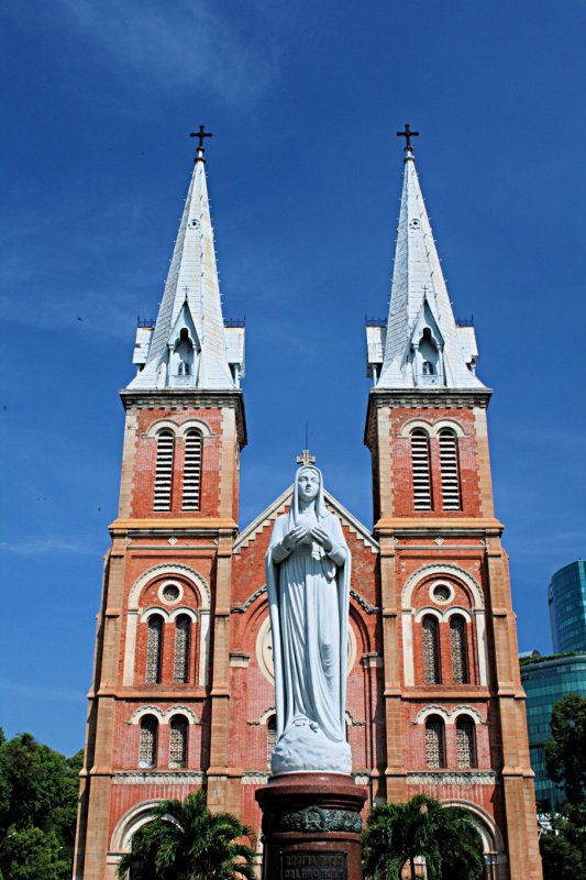 Notre Dame Saigon 2.jpg