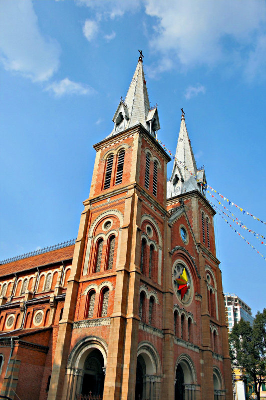 Notre Dame Saigon.jpg