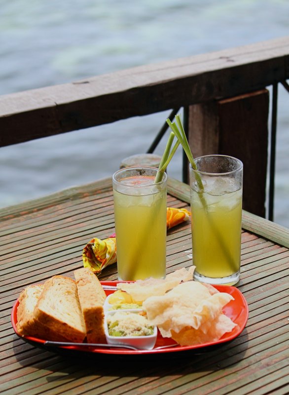 Squash Bread Lemongrass Juice.jpg