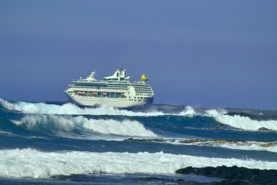 Kona Cruise Ship