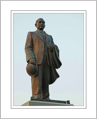  Dr. Sun Yat Sen Statue