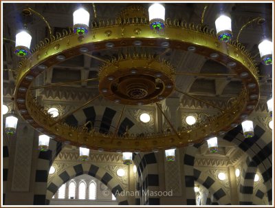 Inside_Masjid_Nabvi_07.jpg