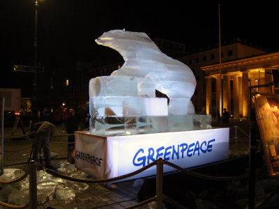 Brandenburg Gate Greenpeace.jpg
