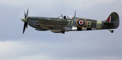 Supermarine Spitfire TLB PL344.jpg