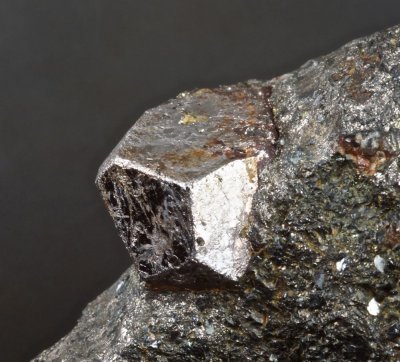 13 mm crystal of cobaltite from Håkansboda, Lindesberg, Örebro County, Sweden