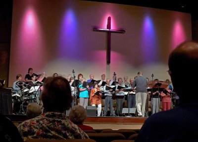 THE CHOIR SINGING DURING THE SUNDAY MORNING WORSHIP SERVICE AT THE FIRST BAPTIST CHURCH OF GULFPORT