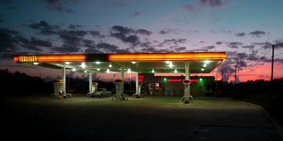 A BAYTOWN, TEXAS GAS STATION  AT SUNSET - ISO 400