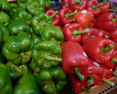 GREEN AND RED PEPPERS - ISO 200
