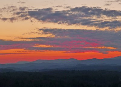 FIERY CLOUDS OVER THE WESTERN NORTH CAROLINA MOUNTAINS  -  ISO 125
