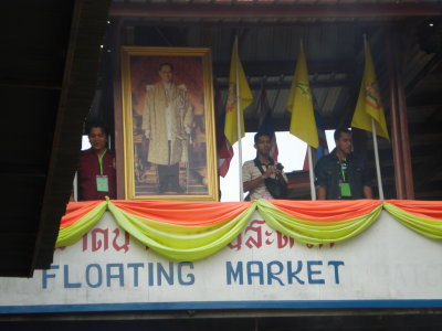 sign n pic of king