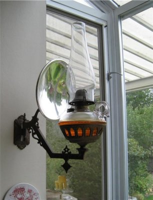 Wall mount holder with reflector, with oil lamp (not converted)