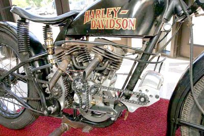 (87)  Harley Hummer Engine