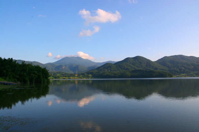 Kwangju Lake 5.jpg