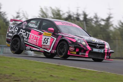 VauxhallVectra_Pinkney_PinkneyMotorsport1.jpg