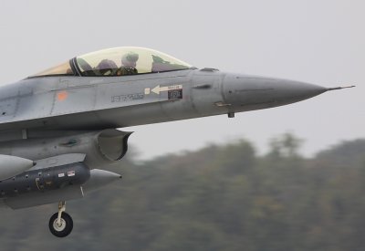 F16AM_J637_VKL1024A.jpg