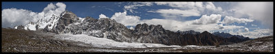 Gangla Karchung (6395m) at left of ridge