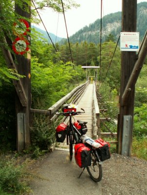 Thusis, piste cyclable suisse en site propre !