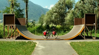 Sentiero Valtellina, skatepark. Une pense  tous les fadas qui font des acrobaties avec leur vlo... ;-)
