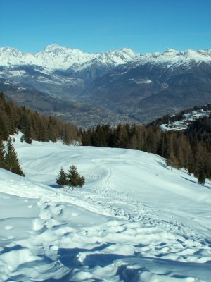 Grand Combin, Aosta et Pila ( droite).