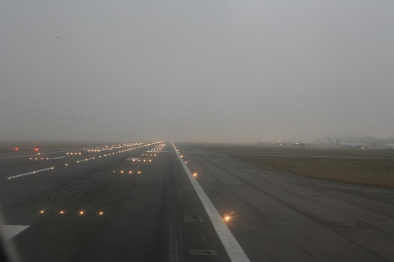 Foggy departure from 27L at LHR