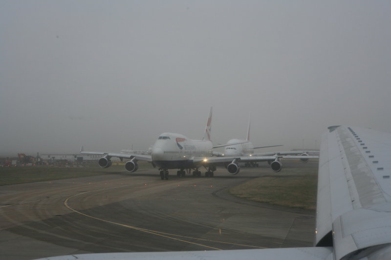 A 747 and an A380 seen from a 777 : 400 million for all three