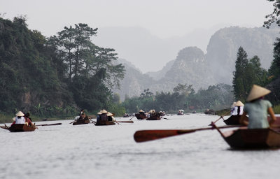 chua huong, On Yen river