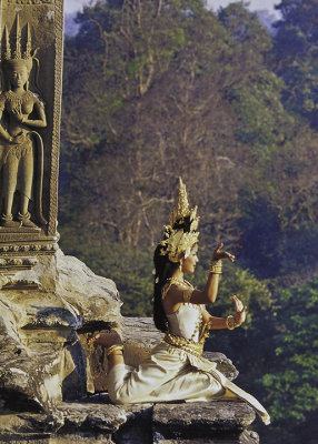 performer at Angkor Wat