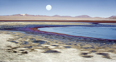colored frozen lake, en route to Uyuni