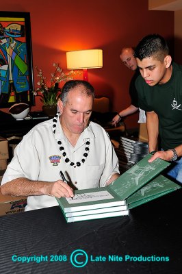 20JJBookSigning-6isw.jpg