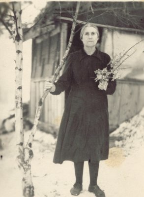 LADY IN BLACK