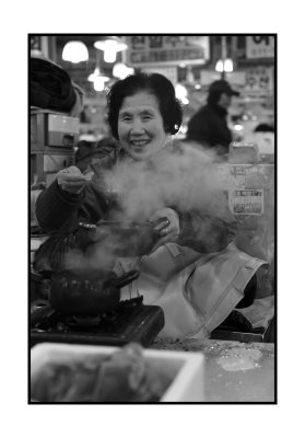 Lady, fish market, Seoul