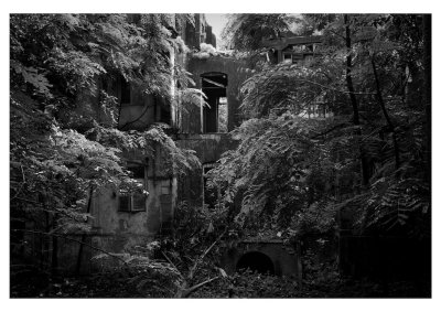 Ruined house, Mumbai