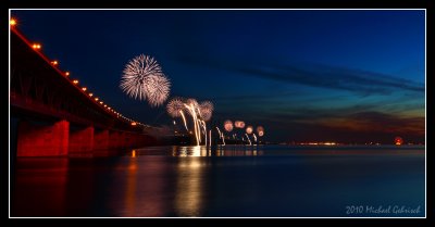 Fireworks for the 10th anniversary of the resunds Bridge