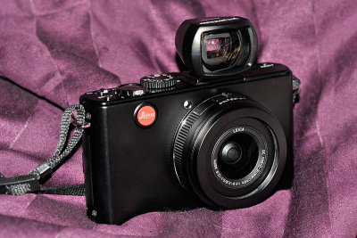 Leica D-Lux 4 with Voigtlander 25mm Viewfinder