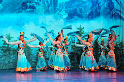 Tibetan  Qiang Dance Show