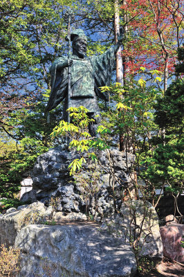 Statue of Shima at the Hokkaido Shrine