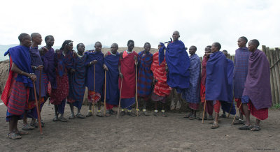 Maasai men / jumping