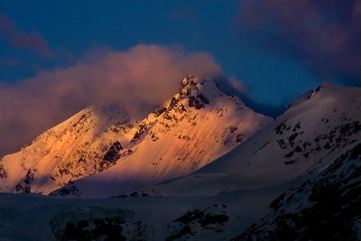 Sunrise on Lahaul peaks