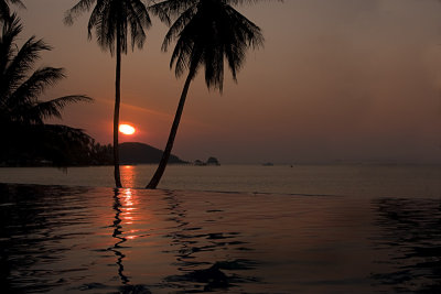 Infinity pool at sunset with a G&T. Bliss !