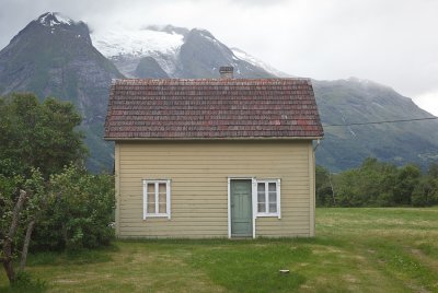 4893 Old house at Hjelle.jpg