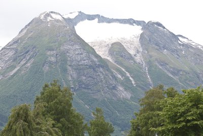 5066 View to the tooth from Hjelle.jpg