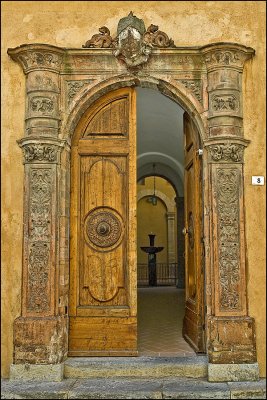 Doorway, Voltera Italy