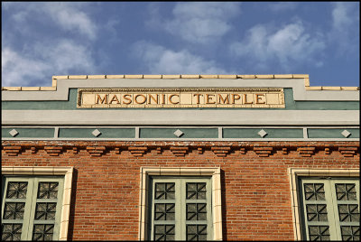Masonic Temple Warwick.jpg
