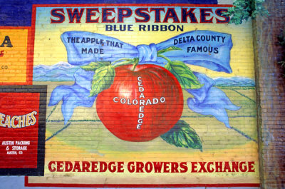 Sweepstakes apple mural, Delta, CO