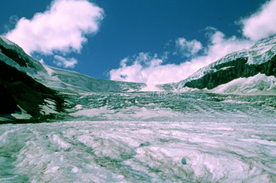 (AG27) Ice falls, Athabasca Glacier, Alberta, Canada