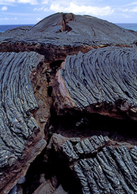 (IG29) Pressure ridge in pahoehoe flow, Hawaii Volcanoes National Park, HI