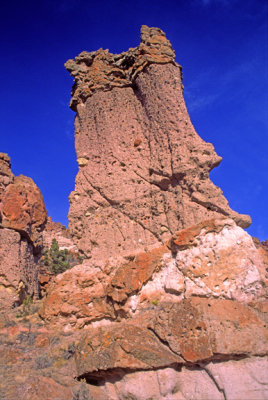 (IG50) Conglomerate consisting of lahar deposits, Piute County, UT