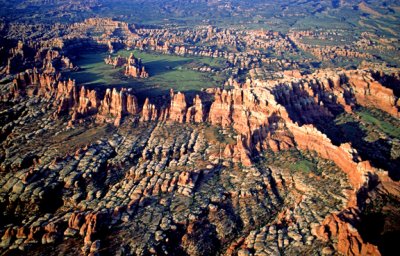 (SG20) Joint pattern in Chesler Park, Canyonlands National Park, UT