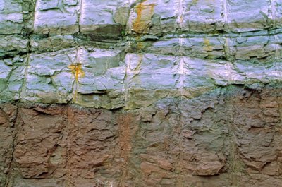 (STRA32) Continental redbeds underlie gray marine layers of the Devonian Catskill Fm. near Scranton, PA